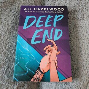 Deep End - Ali Hazelwood (paperback)